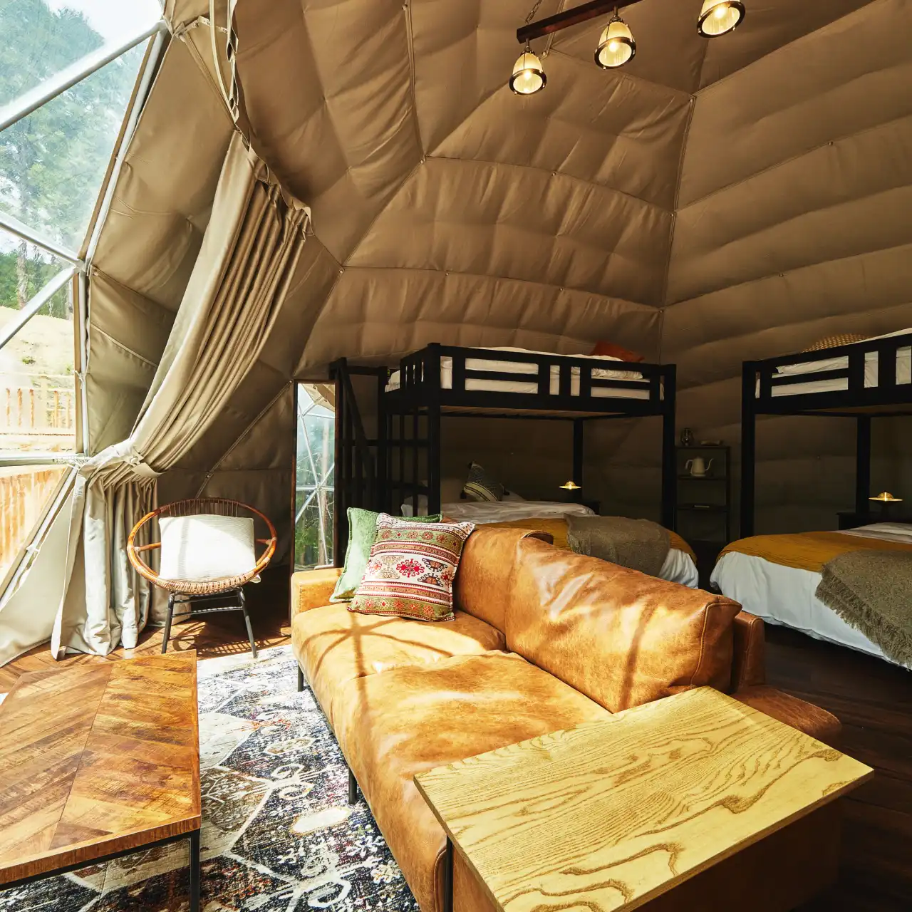 GLAMPING GATE 奈良のドームテント内部
